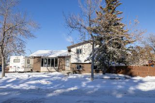 Main Photo: 1456 Berkley Drive NW in Calgary: Beddington Heights Detached for sale : MLS®# A2011390