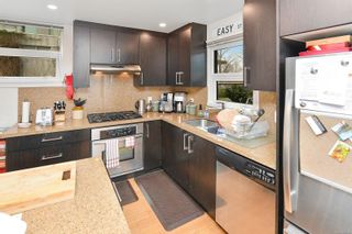 Photo 9: 105 373 Tyee Rd in Victoria: VW Victoria West Row/Townhouse for sale (Victoria West)  : MLS®# 924100