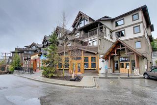Photo 1: 309 701 Benchlands Trail: Canmore Apartment for sale : MLS®# A1198951