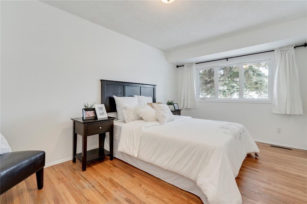 Photo 20: Photos: 936 TRAFFORD Drive NW in Calgary: Thorncliffe Detached for sale : MLS®# C4219404