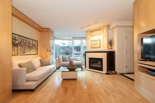 Photo 1: TH 101 501 NICOLA Street in Vancouver: Coal Harbour Townhouse for sale in "BAUHINIA-WATERFRONT PLACE" (Vancouver West)  : MLS®# R2442935