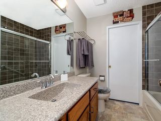 Photo 14: 12 140 STRATHAVEN Circle SW in Calgary: Strathcona Park Semi Detached for sale : MLS®# C4229318