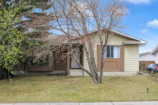Photo 1: 4519 Rundleville Drive NE in Calgary: Rundle Detached for sale : MLS®# A1216004