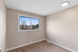 Photo 18: 96 Erin Woods Boulevard SE in Calgary: Erin Woods Semi Detached for sale : MLS®# A1222973