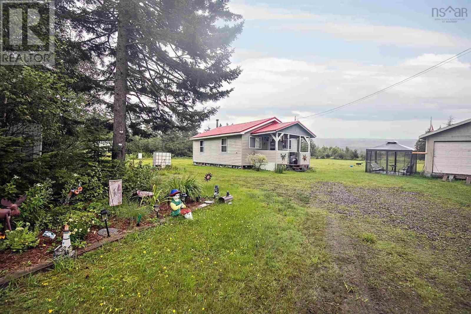Main Photo: 16 Grace Lane in Five Islands: House for sale : MLS®# 202303650
