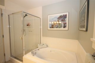 Photo 14: 15453 THRIFT Avenue: White Rock House for sale (South Surrey White Rock)  : MLS®# R2106234