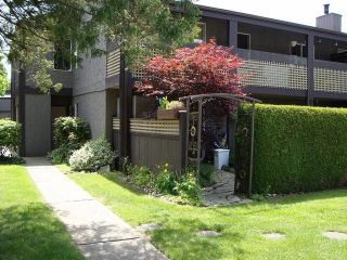 Photo 1: 511 34909 OLD YALE Road in Abbotsford: Abbotsford East Townhouse for sale in "THE GARDENS" : MLS®# F1414351