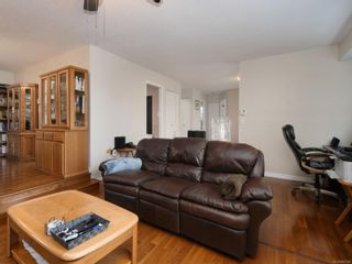 Photo 3: 1227 Carlisle Ave in Esquimalt: Es Saxe Point Half Duplex for sale : MLS®# 862144