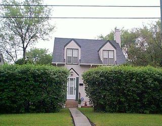 Photo 1: 277 DUBUC Street in Winnipeg: St Boniface Single Family Detached for sale (South East Winnipeg)  : MLS®# 2509032