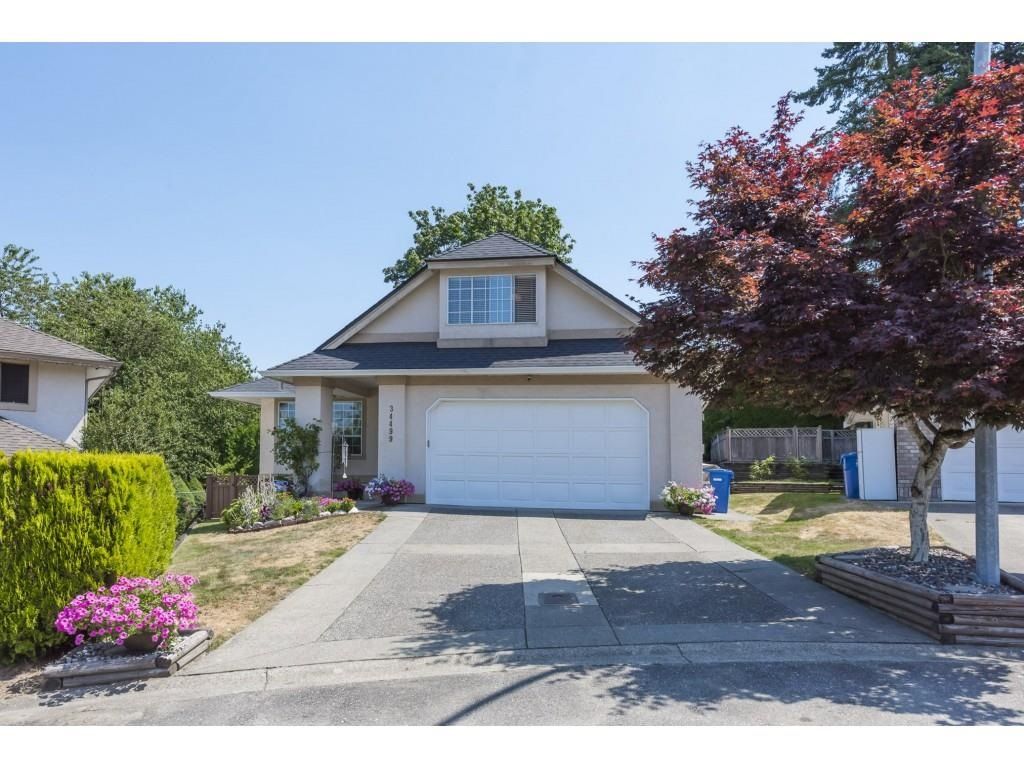 Main Photo: 34499 PICTON PLACE in Abbotsford: Abbotsford East House for sale : MLS®# R2600804