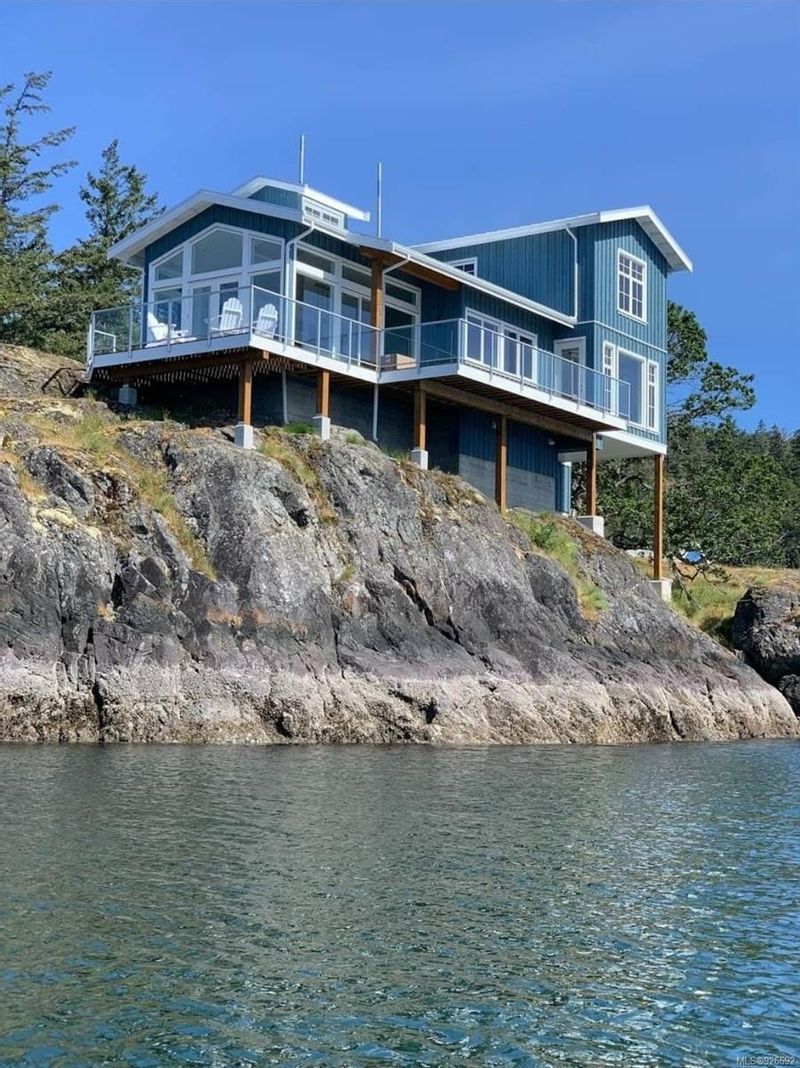 FEATURED LISTING: 812 Sunset Pt Sooke