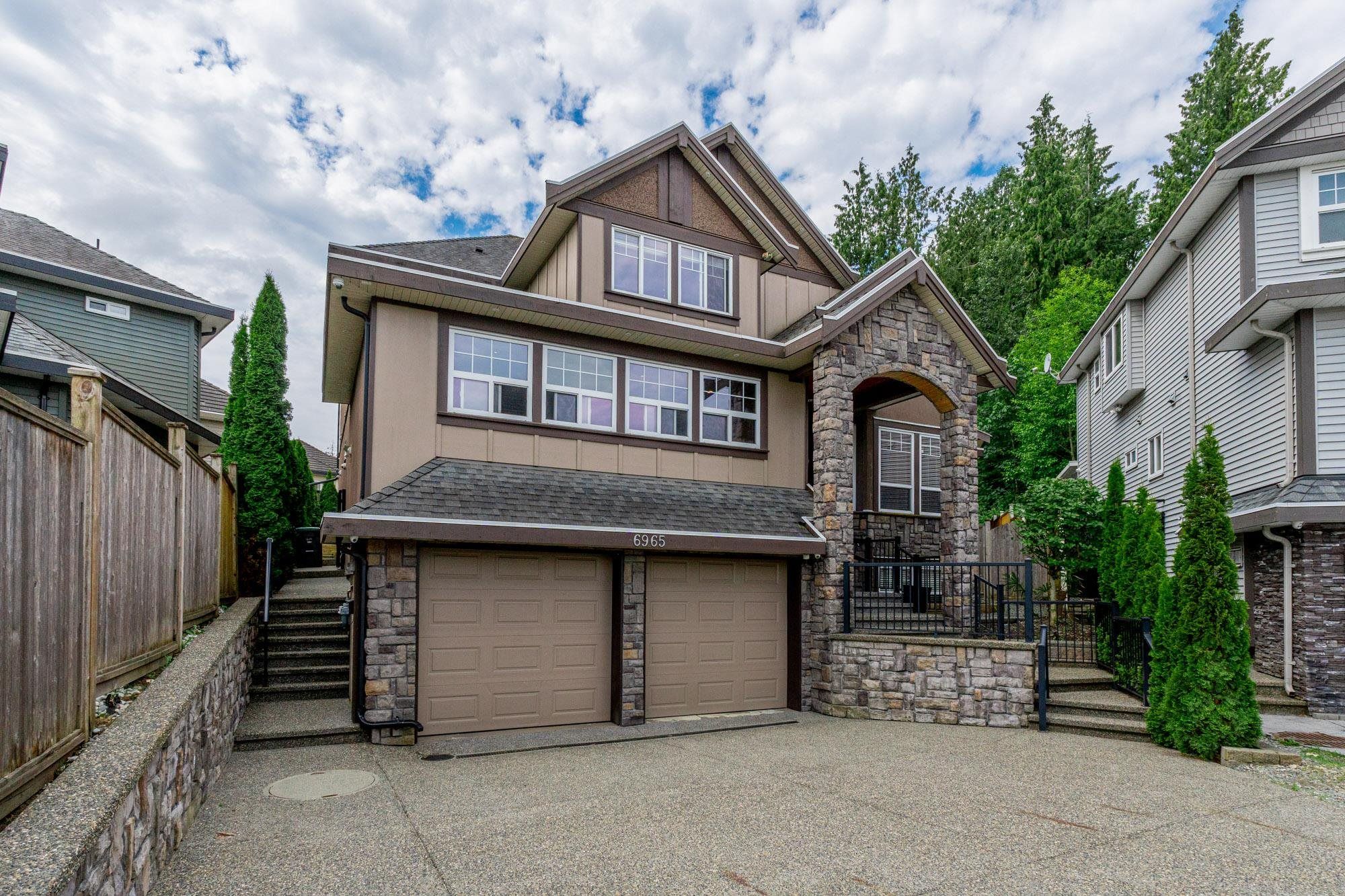 Main Photo: 6965 151A Street in Surrey: East Newton House for sale : MLS®# R2700955