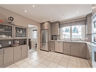 Photo 2: 210 WESTMINSTER Drive SW in Calgary: Westgate House for sale : MLS®# C4044926