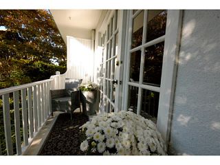 Photo 14: 105 120 W 17TH Street in North Vancouver: Central Lonsdale Condo for sale in "THE OLD COLONOY" : MLS®# V1041437