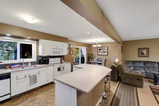 Photo 12: 935 Garthland Rd in Esquimalt: Es Kinsmen Park House for sale : MLS®# 889501