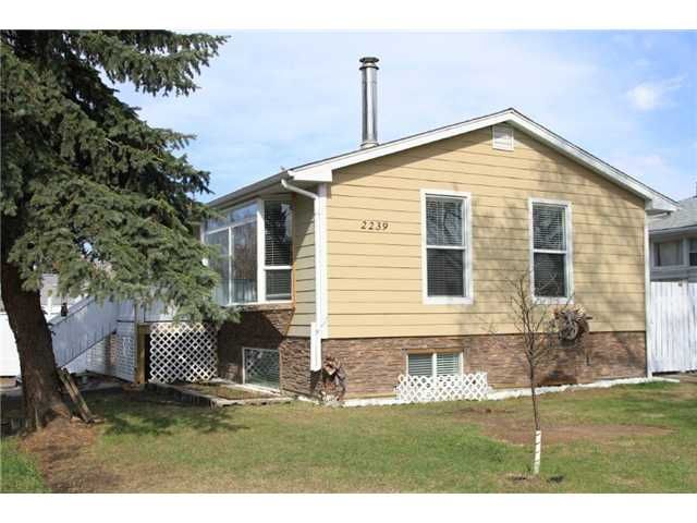 Main Photo: 2239 37 Street SE in CALGARY: Forest Lawn Residential Detached Single Family for sale (Calgary)  : MLS®# C3598587