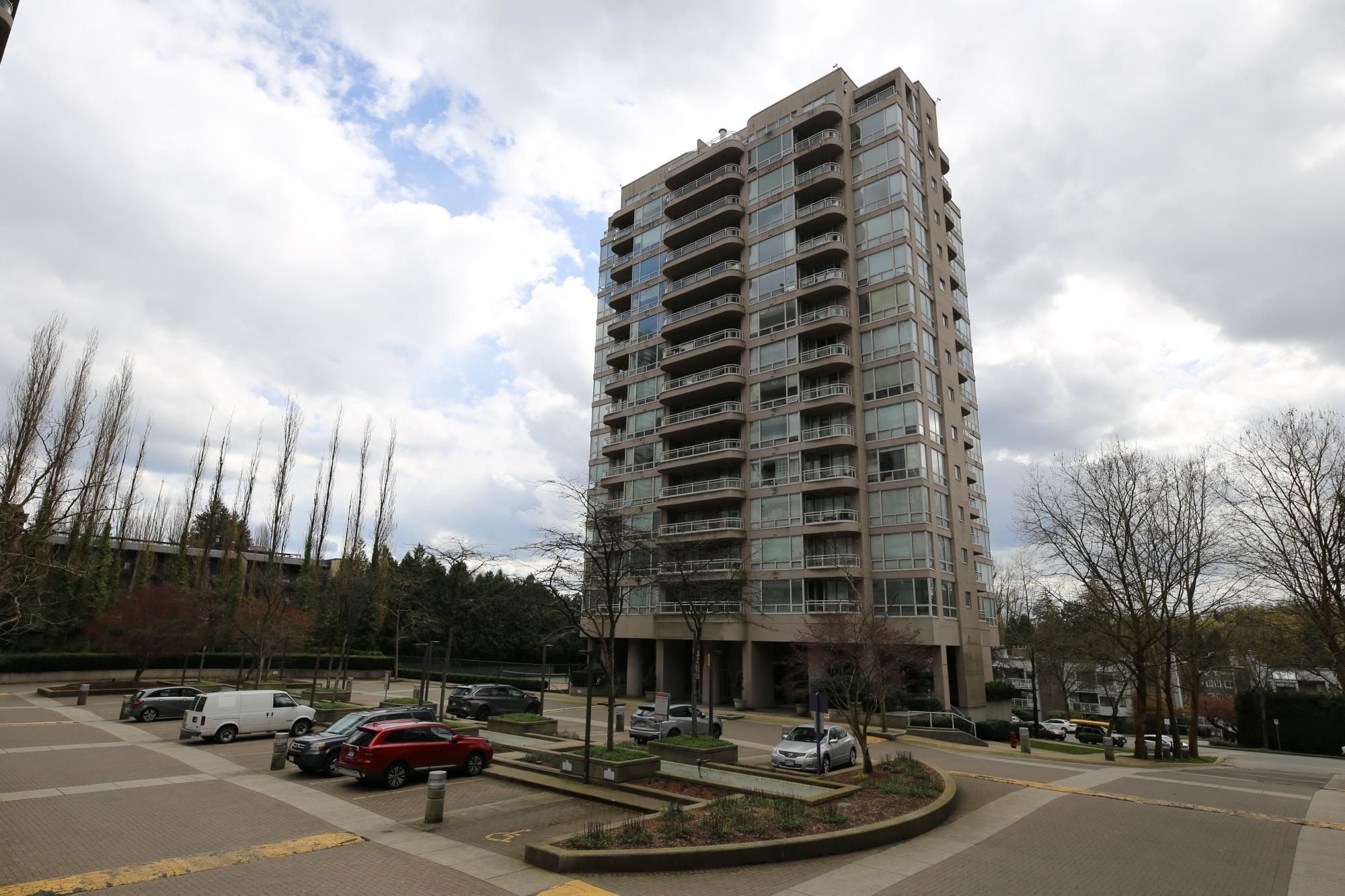 Main Photo: 201 9623 MANCHESTER Drive in Burnaby: Cariboo Condo for sale (Burnaby North)  : MLS®# R2677077
