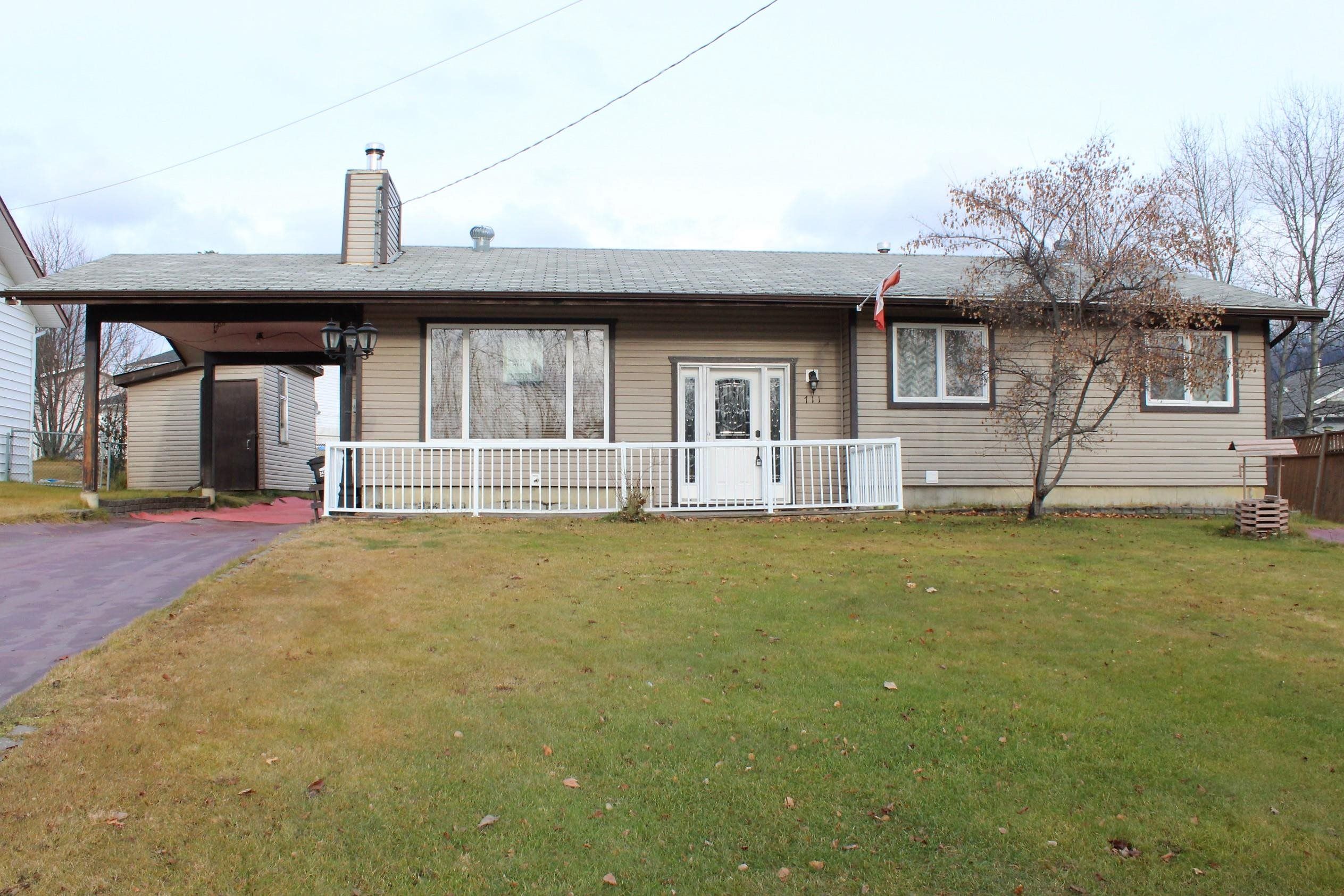 Main Photo: 711 CENTENNIAL Drive in Mackenzie: Mackenzie -Town House for sale (Mackenzie (Zone 69))  : MLS®# R2632262