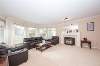 Photo 2: 15667 93A Avenue in Surrey: Fleetwood Tynehead House for sale : MLS®# R2410162