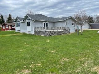 Photo 1: 251 Kens Cove in Buffalo Point: R17 Residential for sale : MLS®# 202208835