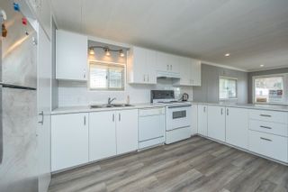Photo 9: 211 1840 160 Street in Surrey: King George Corridor Manufactured Home for sale (South Surrey White Rock)  : MLS®# R2656953