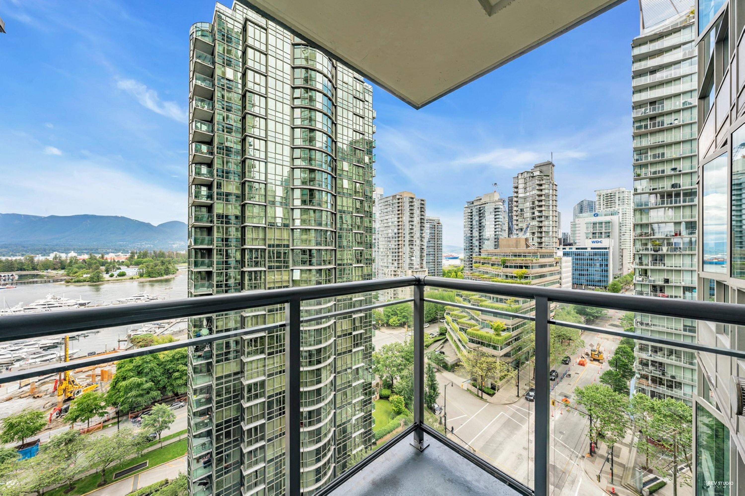 Main Photo: 1706 1328 W PENDER Street in Vancouver: Coal Harbour Condo for sale in "CLASSICO" (Vancouver West)  : MLS®# R2699731