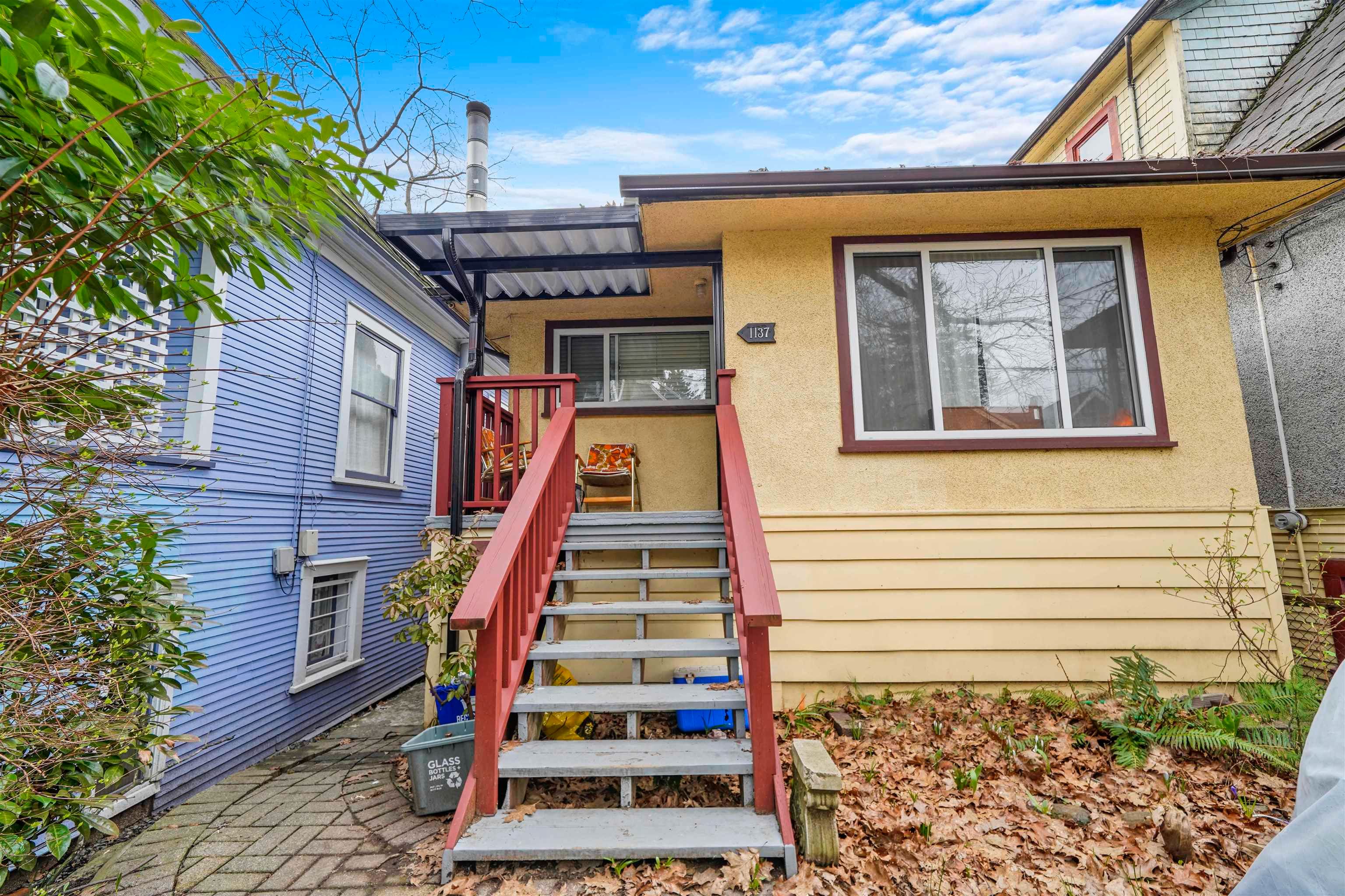Main Photo: 1137 SEMLIN Drive in Vancouver: Grandview Woodland House for sale (Vancouver East)  : MLS®# R2662162