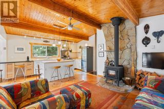 Photo 1: 514 Bluff Way in Mayne Island: House for sale : MLS®# 958028