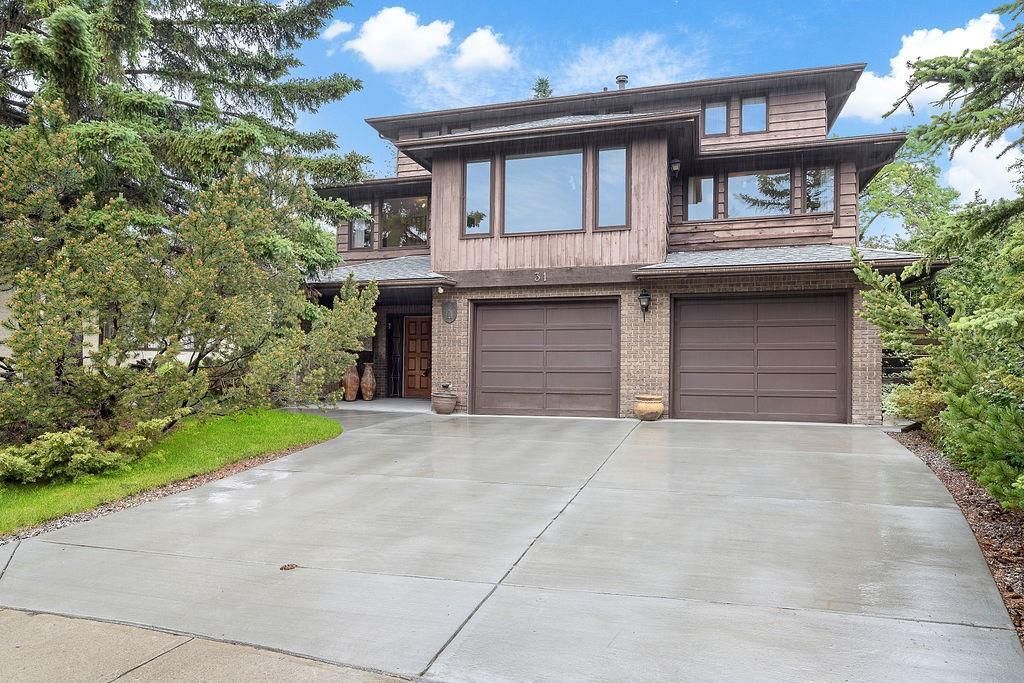 Main Photo: 31 EDGEWOOD Place NW in Calgary: Edgemont Detached for sale : MLS®# C4305127