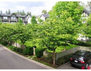 Photo 2: 32 20176 68TH Avenue in Langley: Willoughby Heights Townhouse for sale in "STEEPLECHASE" : MLS®# F2914147
