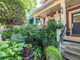 Photo 4: 312 UNION Street in Vancouver: Strathcona Townhouse for sale in "STRATHCONA GATEWAY" (Vancouver East)  : MLS®# R2493211