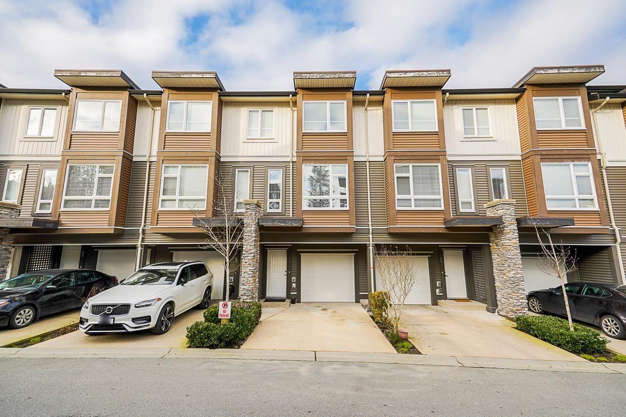 Main Photo: 64 5888 144 Street in Surrey: Sullivan Station Townhouse for sale in "One44" : MLS®# R2654428