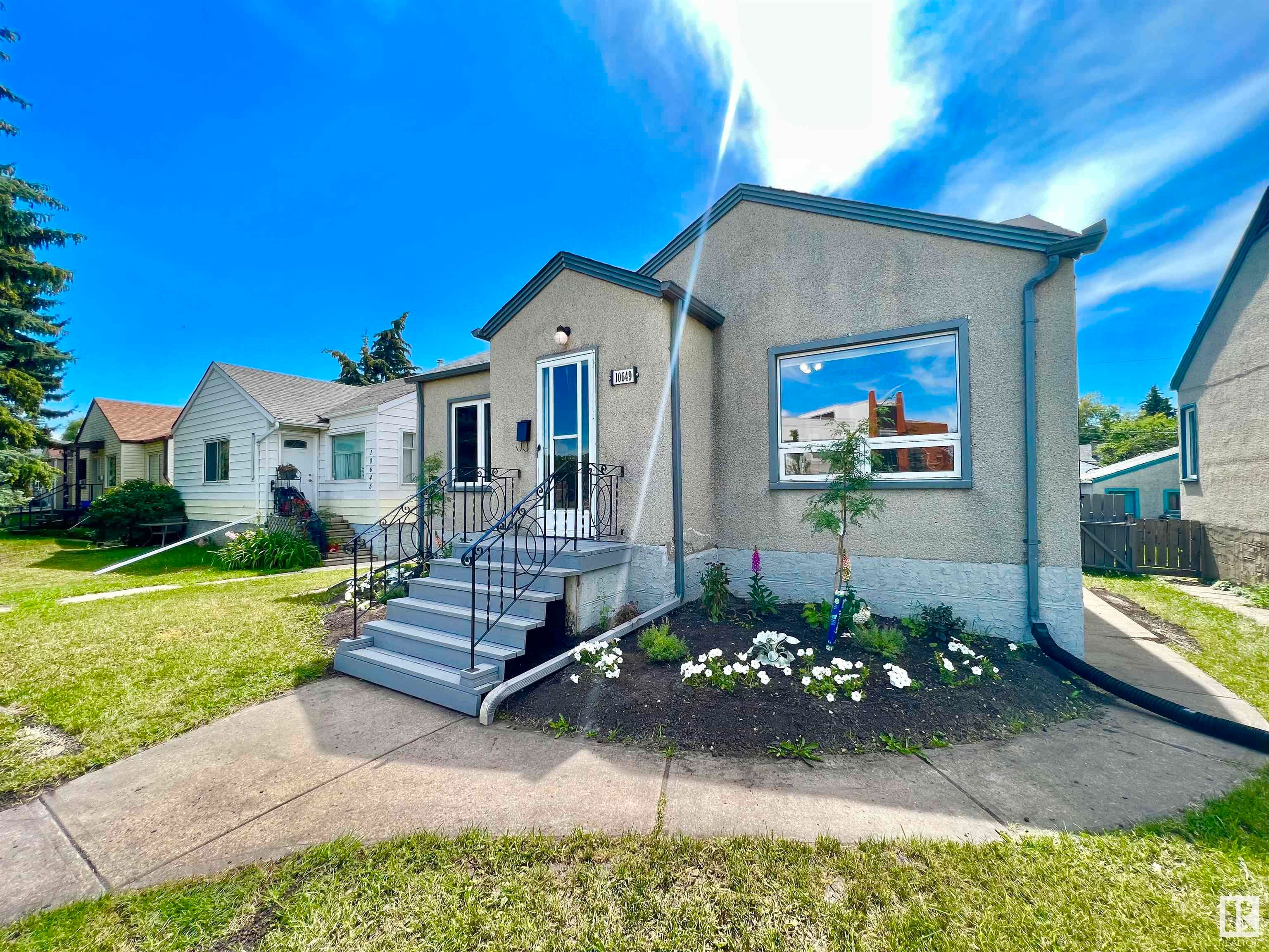 Main Photo: 10649 62 Avenue in Edmonton: Zone 15 House for sale : MLS®# E4306043