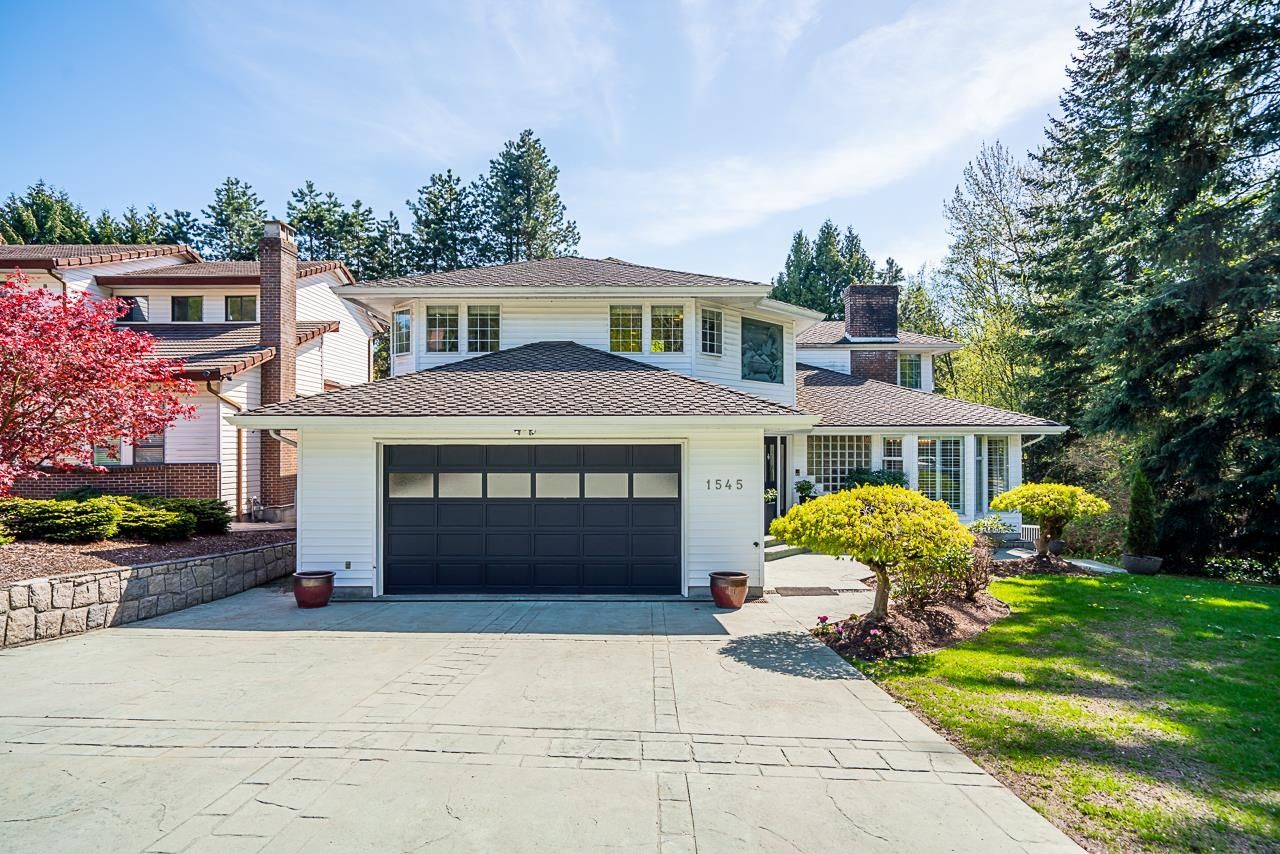 Main Photo: 1545 GLEN ABBEY Drive in Burnaby: Simon Fraser Univer. House for sale (Burnaby North)  : MLS®# R2775218
