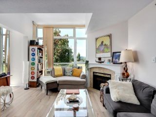 Photo 4: PH4 4838 FRASER Street in Vancouver: Fraser VE Condo for sale in "FRASERVIEW CRT" (Vancouver East)  : MLS®# R2713677