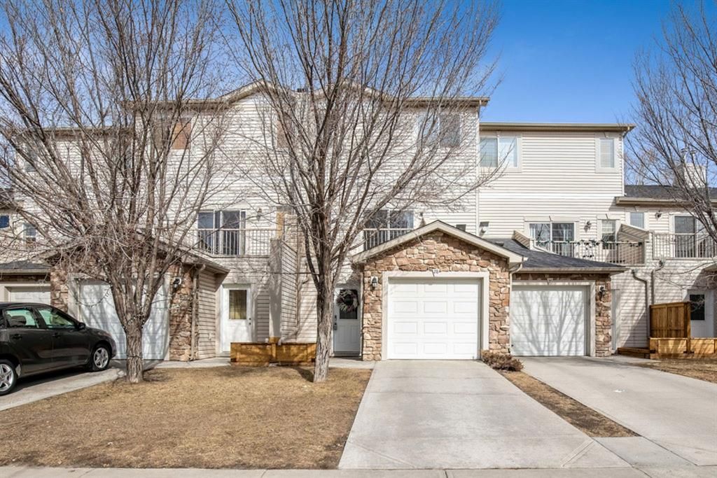 Main Photo: 28 West Cedar Rise SW in Calgary: West Springs Row/Townhouse for sale : MLS®# A1196230