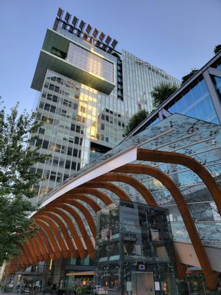 Photo 1: 802 777 RICHARDS Street in Vancouver: Downtown VW Condo for sale in "Telus Gardens" (Vancouver West)  : MLS®# R2719129