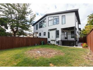Photo 14: 252 ontario St in VICTORIA: Vi James Bay Half Duplex for sale (Victoria)  : MLS®# 736021