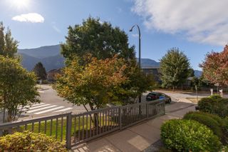 Photo 17: 102 1203 PEMBERTON Avenue in Squamish: Downtown SQ Condo for sale in "EAGLE GROVE" : MLS®# R2615257