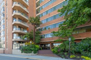 Photo 2: 1003 1450 PENNYFARTHING Drive in Vancouver: False Creek Condo for sale in "Harbour Cove" (Vancouver West)  : MLS®# R2845824