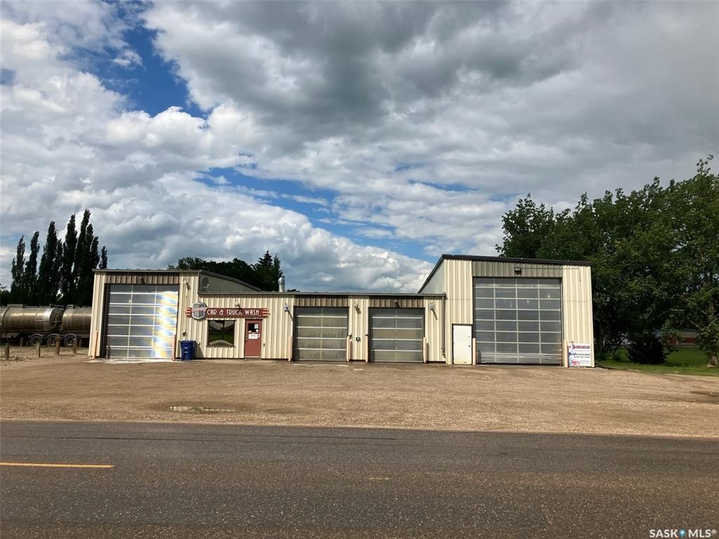 Main Photo: 317 1st Avenue East in Unity: Commercial for sale : MLS®# SK934379