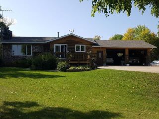Photo 1: 1402 Breezy Point Road in Selkirk: Breezy Point Residential for sale (R13)  : MLS®# 202330754