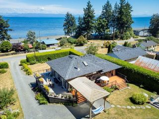 Photo 2: 5763 Coral Rd in Courtenay: CV Courtenay North House for sale (Comox Valley)  : MLS®# 881526