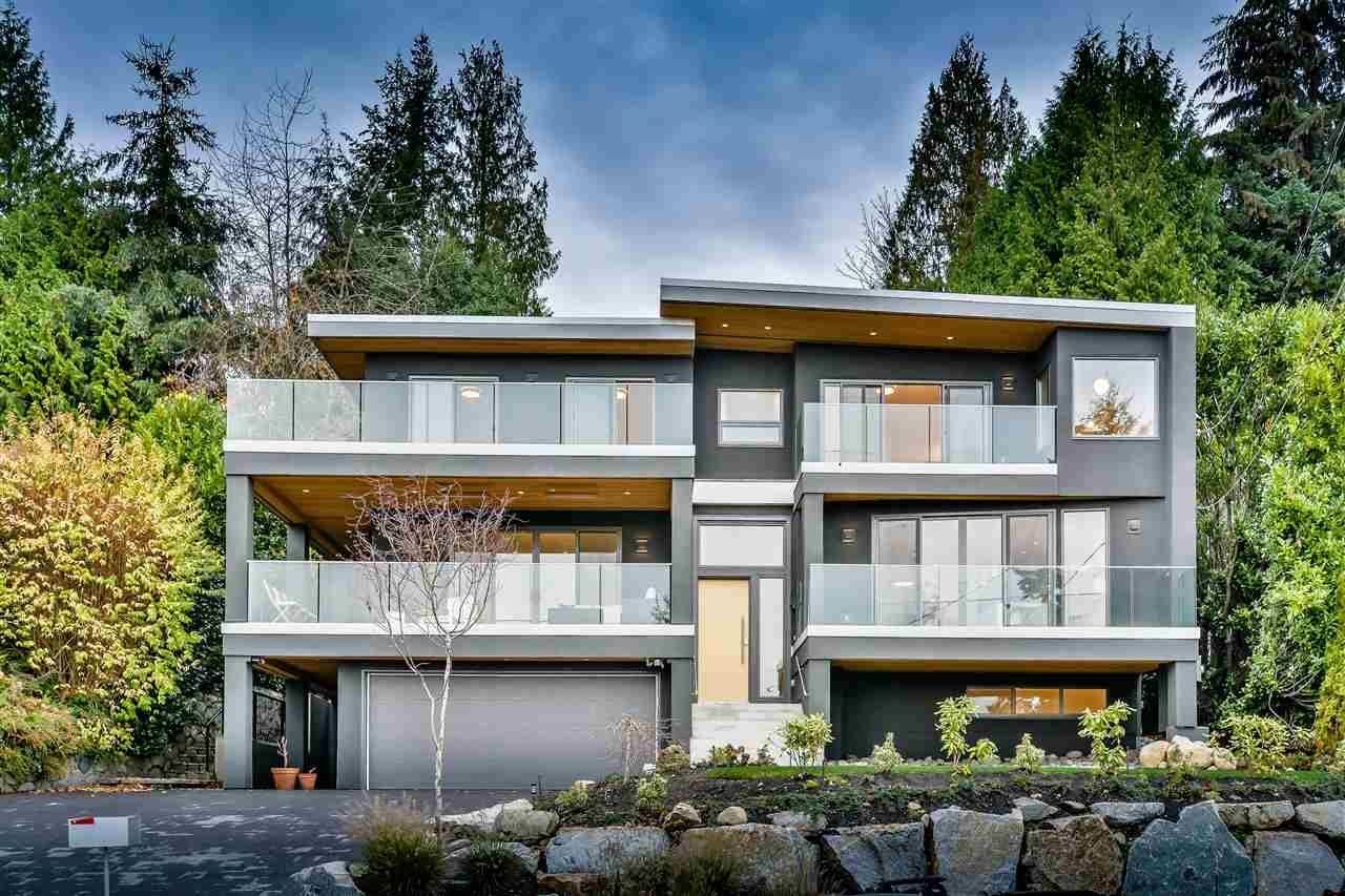 Main Photo: 2165 SHAFTON Place in West Vancouver: Queens House for sale : MLS®# R2747282