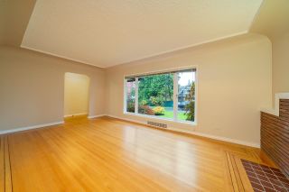 Photo 7: 2870 THORNCLIFFE Drive in North Vancouver: Edgemont House for sale : MLS®# R2626756