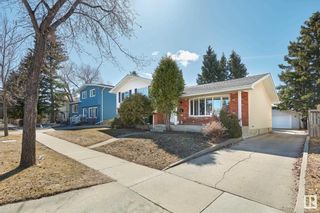 Photo 2: 16111 78 Avenue in Edmonton: Zone 22 House for sale : MLS®# E4382243