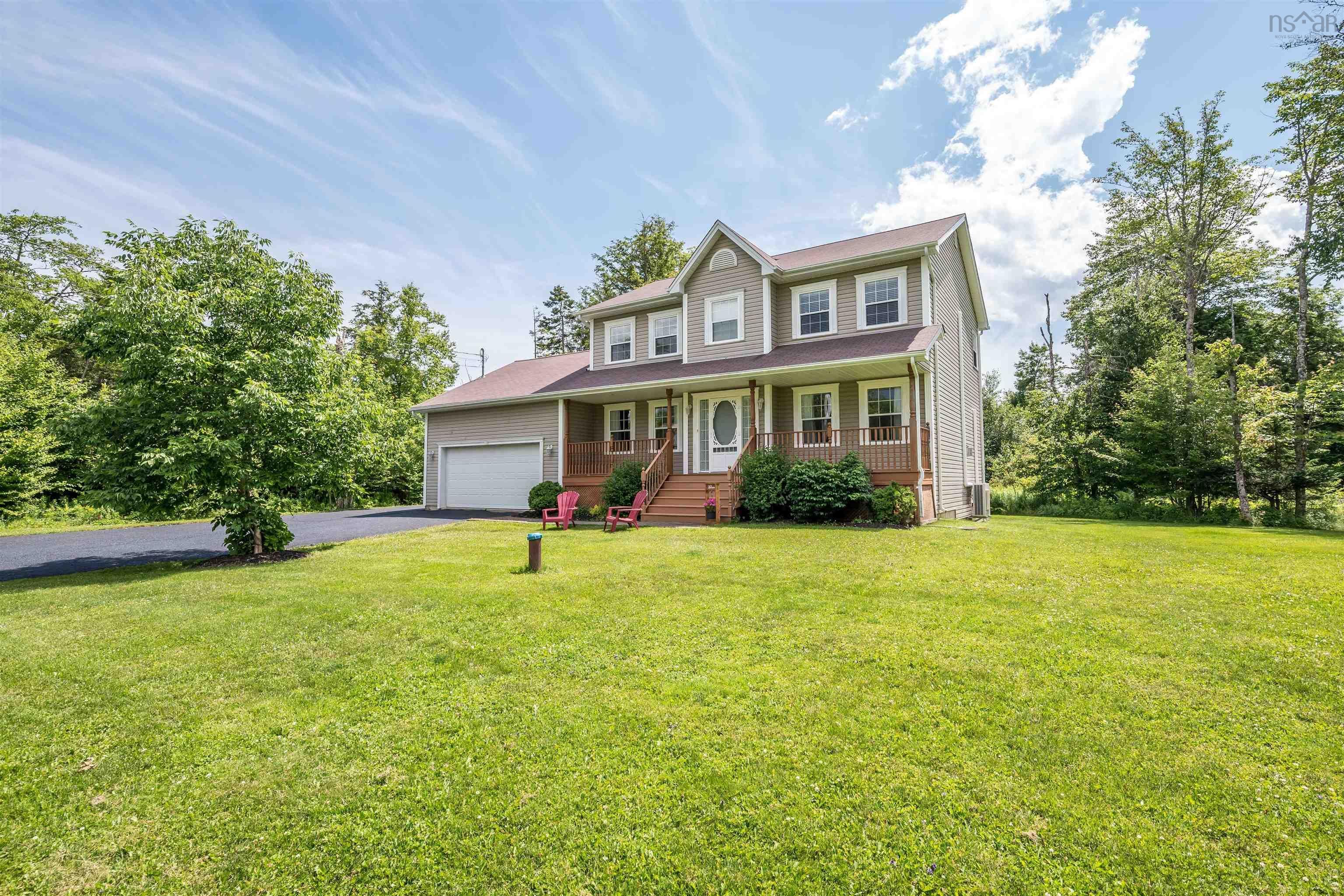 Main Photo: 9 Wessex Hill in Beaver Bank: 26-Beaverbank, Upper Sackville Residential for sale (Halifax-Dartmouth)  : MLS®# 202217318