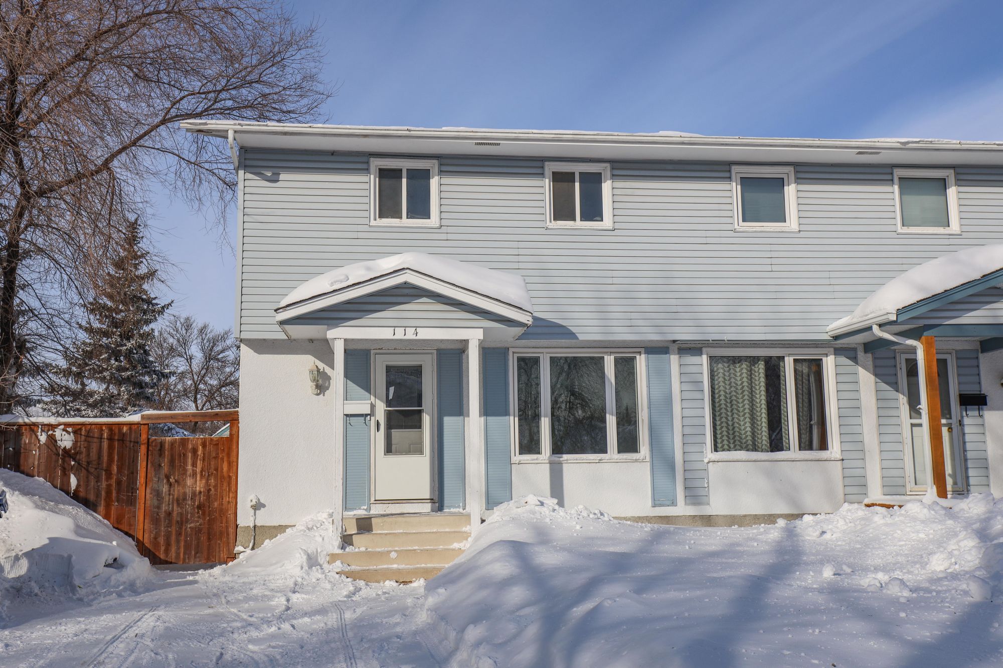 Main Photo:  in : Crestview House for sale (Winnipeg) 