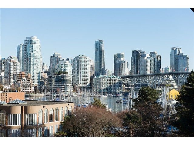 Main Photo: 307 1450 PENNYFARTHING Drive in Vancouver: False Creek Condo for sale in "HARBOUR COVE" (Vancouver West)  : MLS®# V1038505