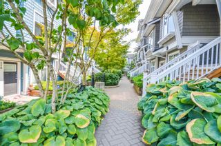 Photo 2: 117 4255 SARDIS Street in Burnaby: Central Park BS Townhouse for sale in "PADDINGTON MEWS" (Burnaby South)  : MLS®# R2809860